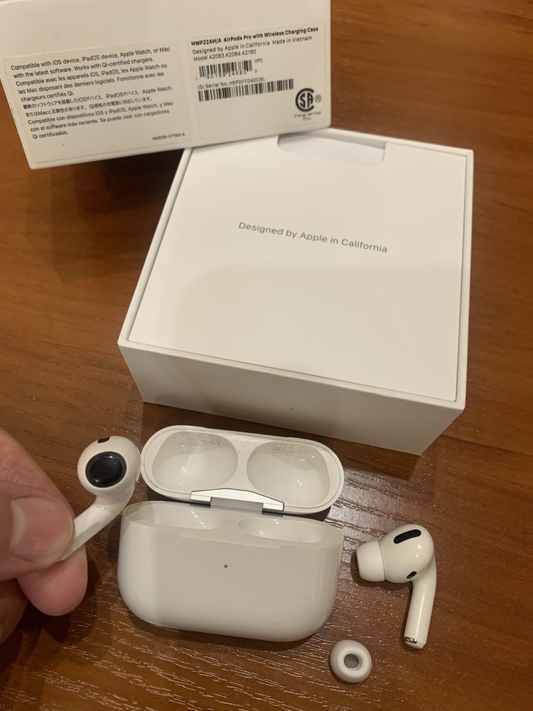 Навушники AirPods Pro