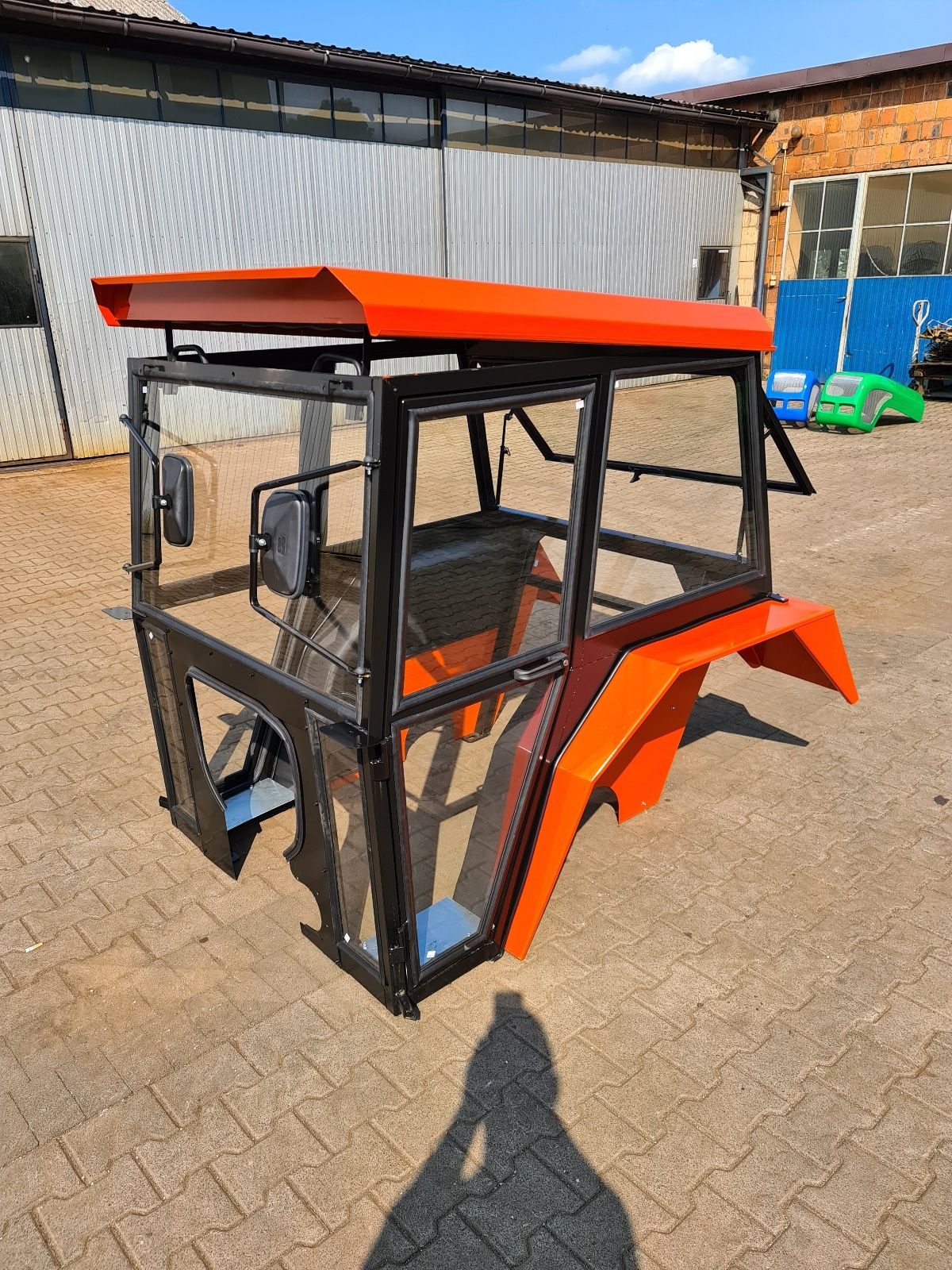Kabina C360 C330 Kabina ciągnikowa C360 C330 Ursus c360