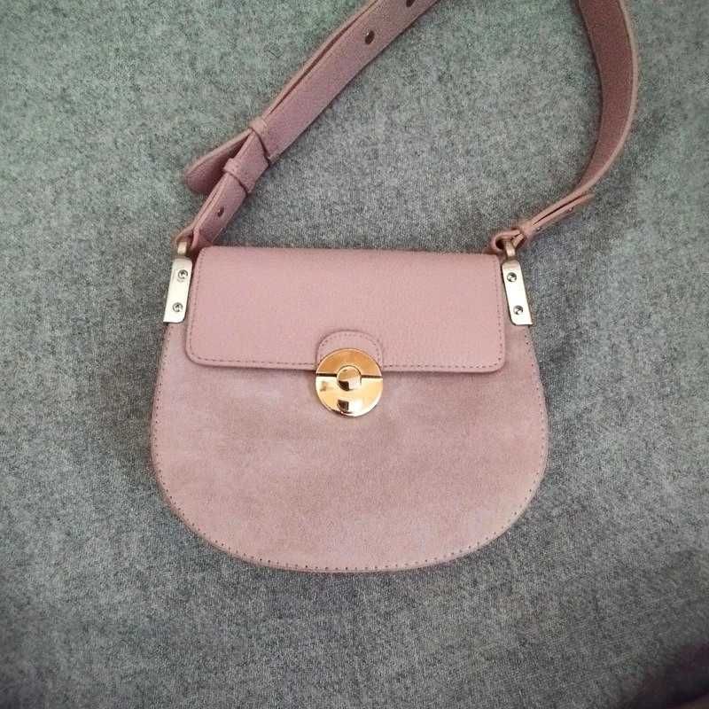 Różowa torebka listonoszka  crossbody regulowany pasek półksiężyc mała