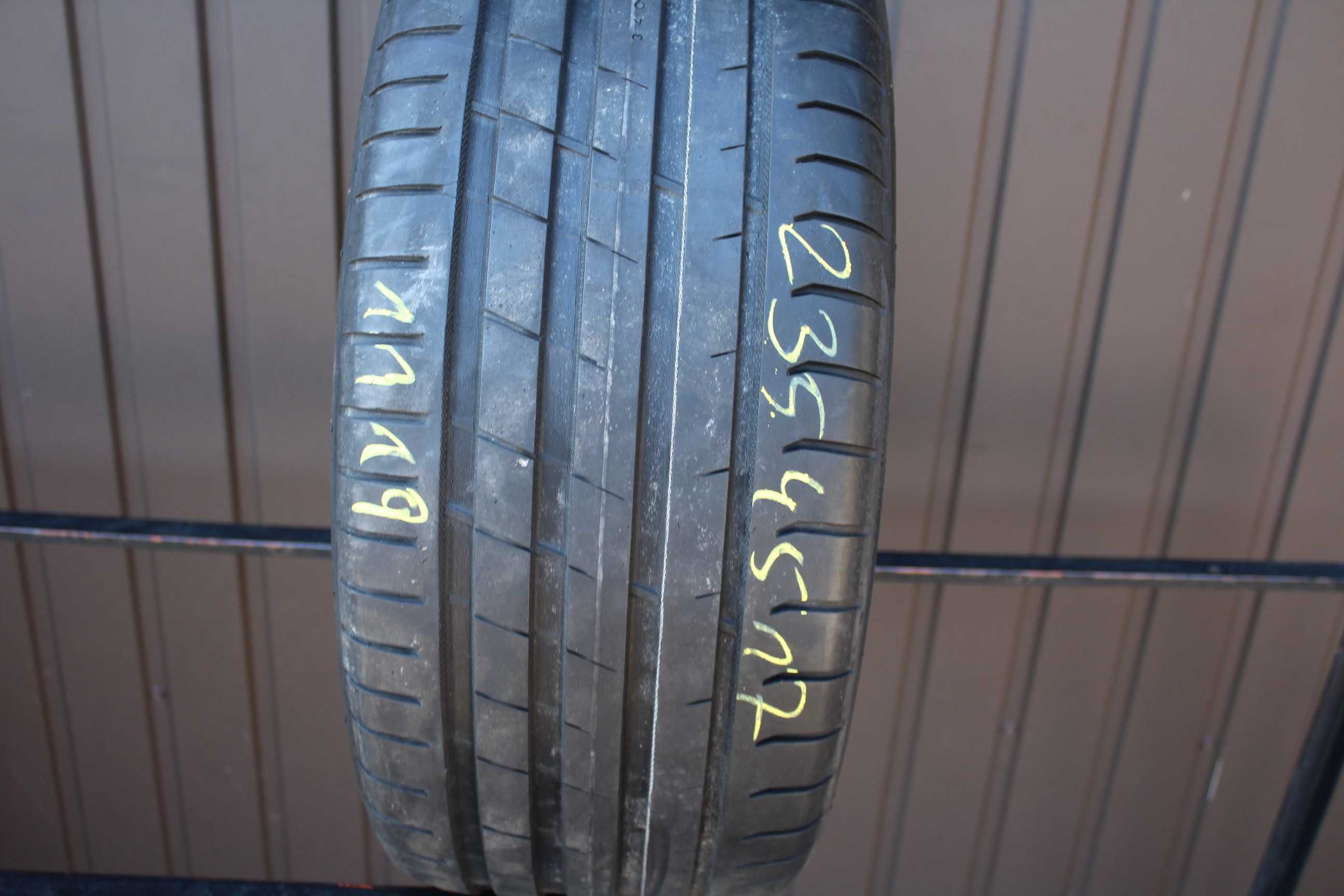 235 45 R17 Nokian Tyres Powerproof