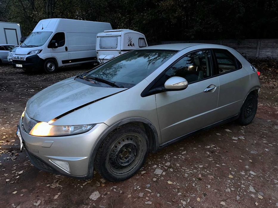 Honda Civic VIII 1.8 i-VTEC Uszkodzona