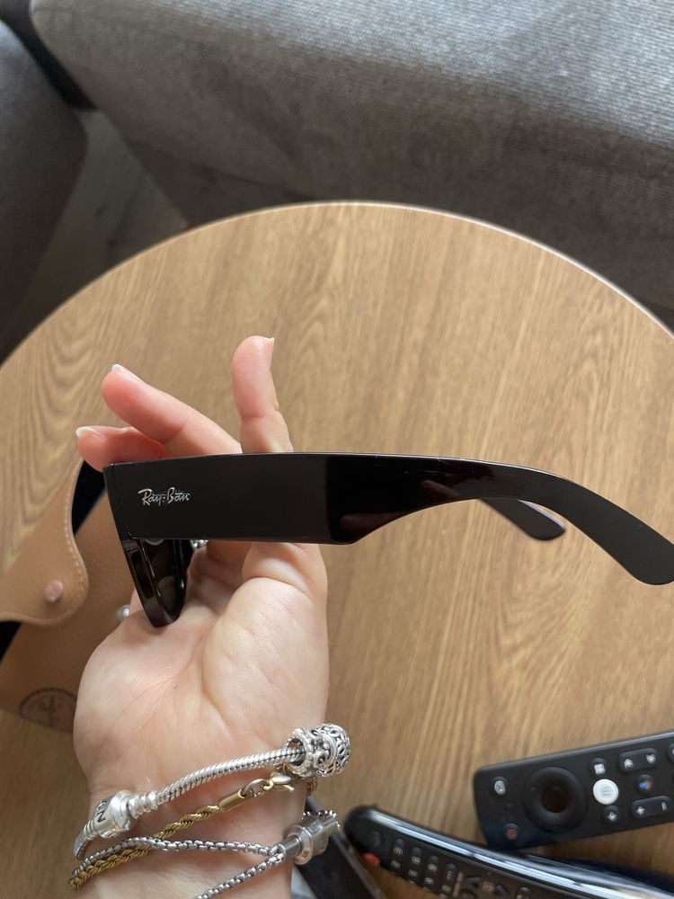 Oculos rayban pretos, pouco usados