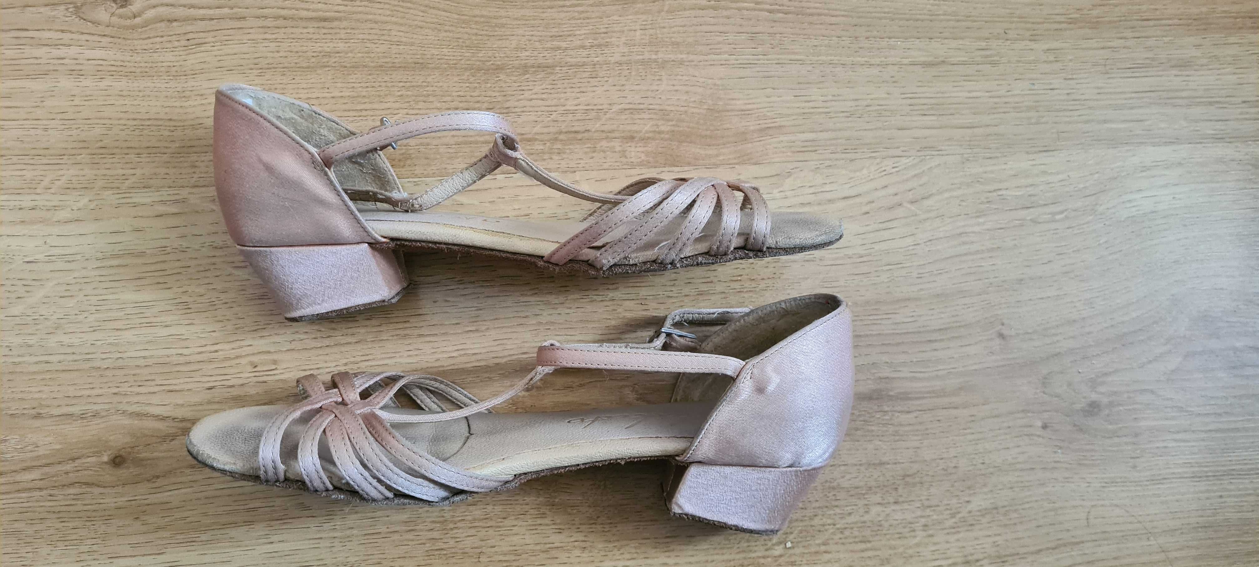 Buty damskie do tańca