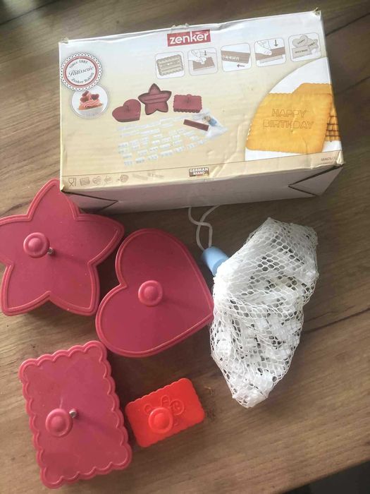 ZENKER zestaw do wykrawania ciastek z literkami