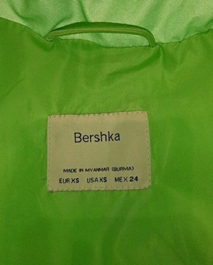 Bershka zielona neonowa odblaskowa kurtka bluza zapinana z kieszeniami