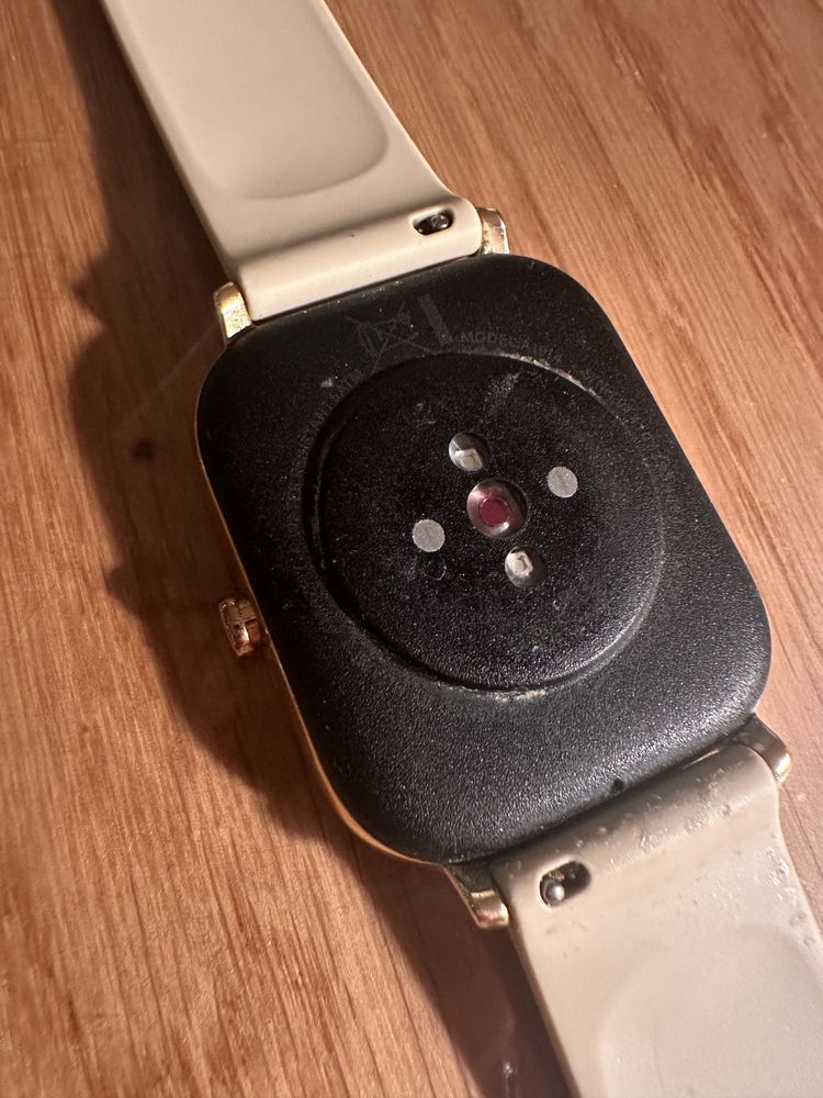 Zegarek smartwatch Amazfit uszkodzony