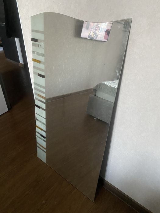 Дзеркало настінне