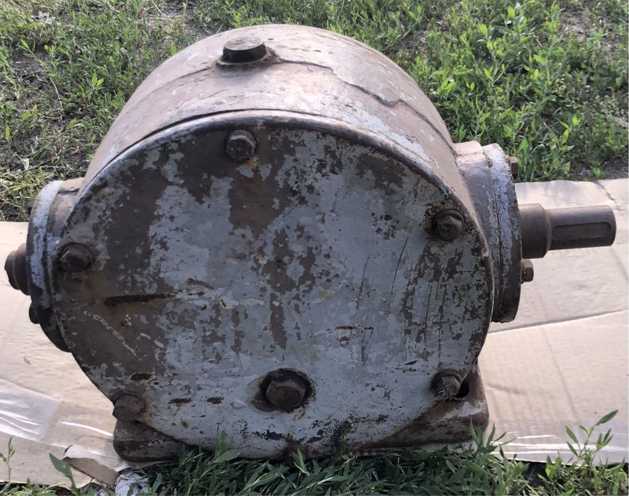 Редуктор кутовий 1 : 1,25