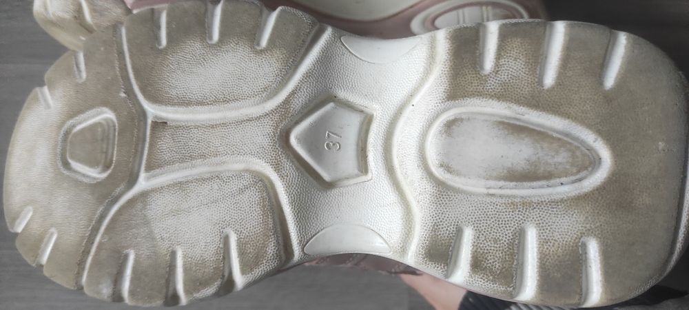 Super buty na platformie r.37-37.5.5