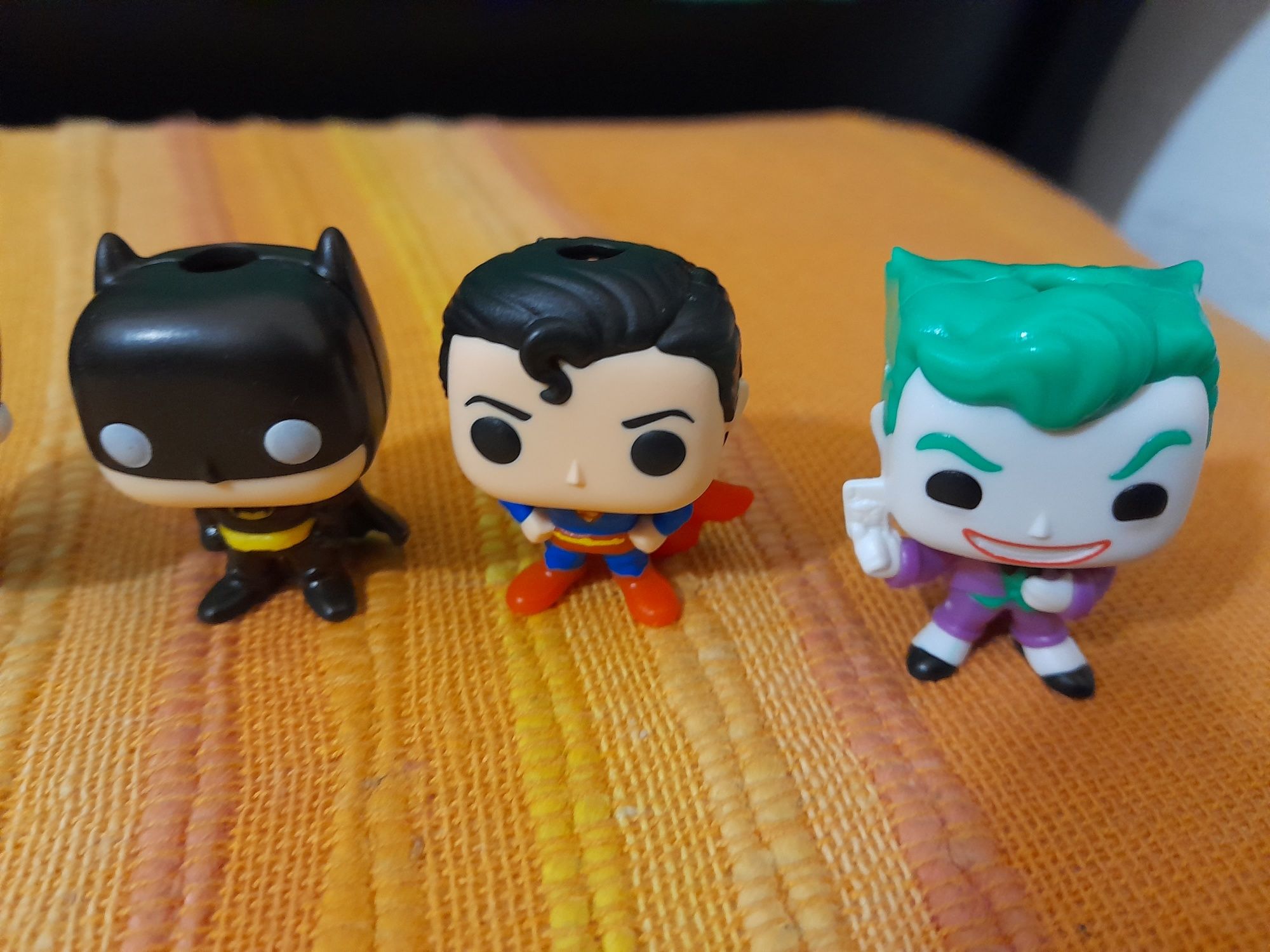 Bonecos DC comics Pop Funko Batman, Joker etc Ovos kinder Joy Figuras