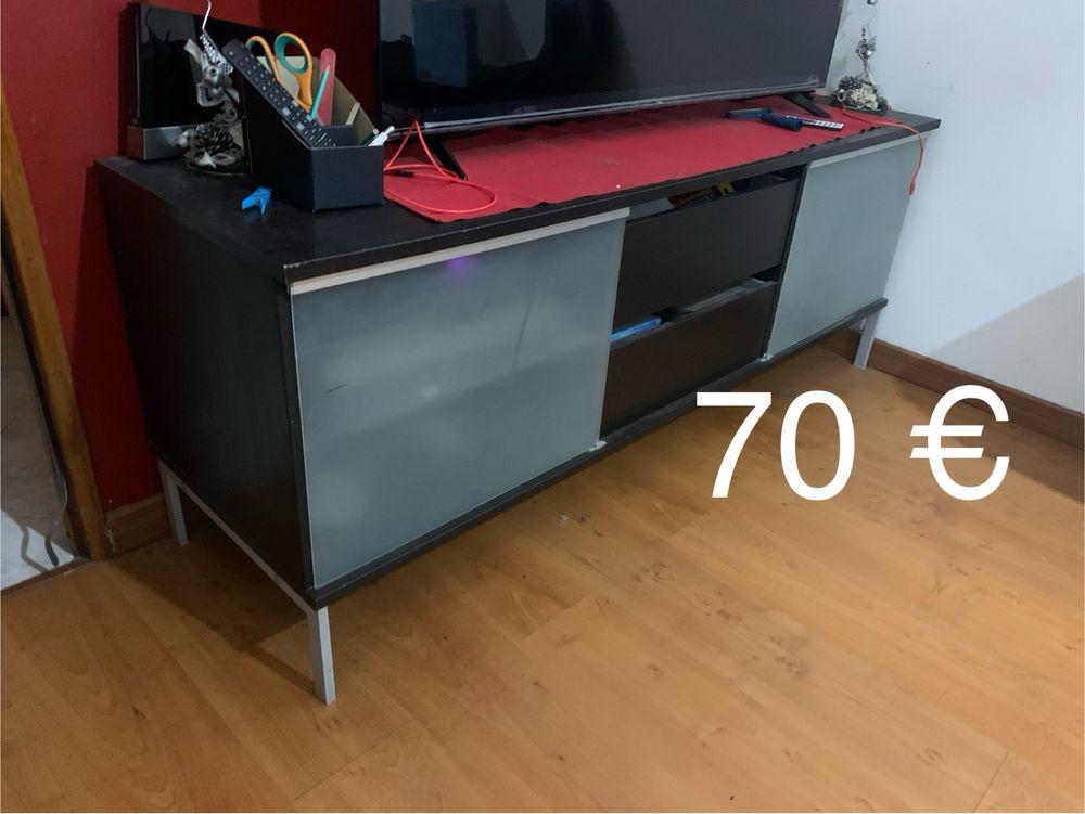 Movel tv , em bom estado , portas de vidro