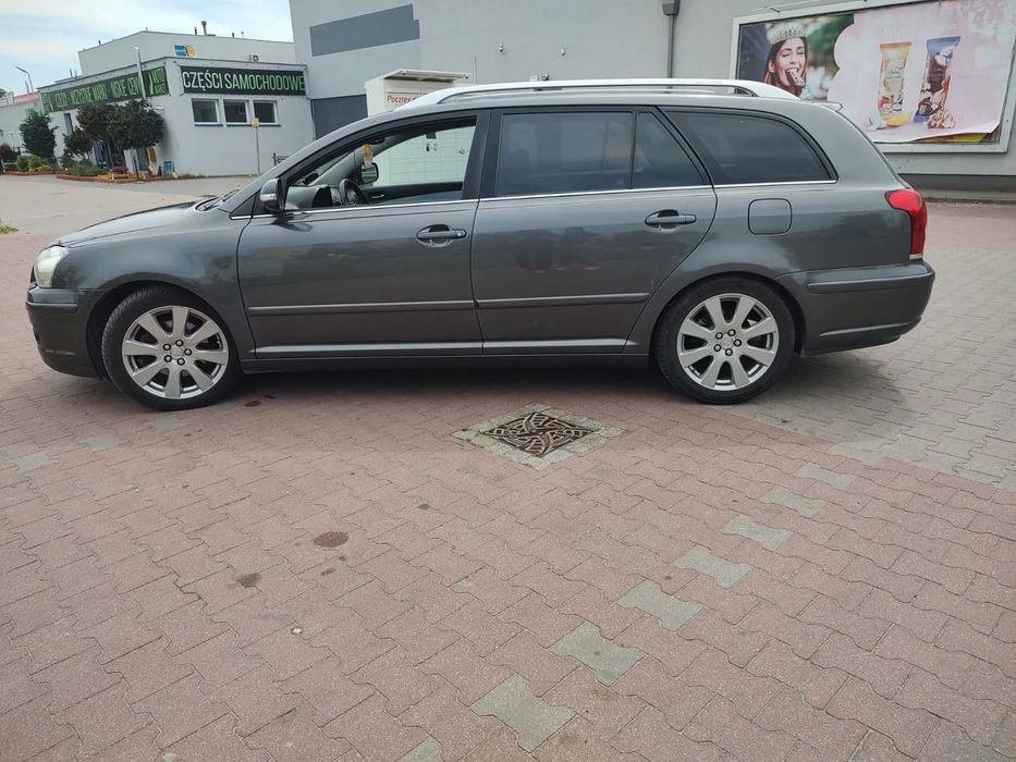 Toyota Avensis Sprzedam własny samochód
