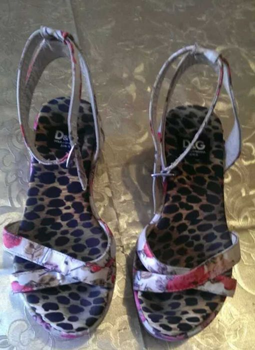 Взуття жіноче D&G.