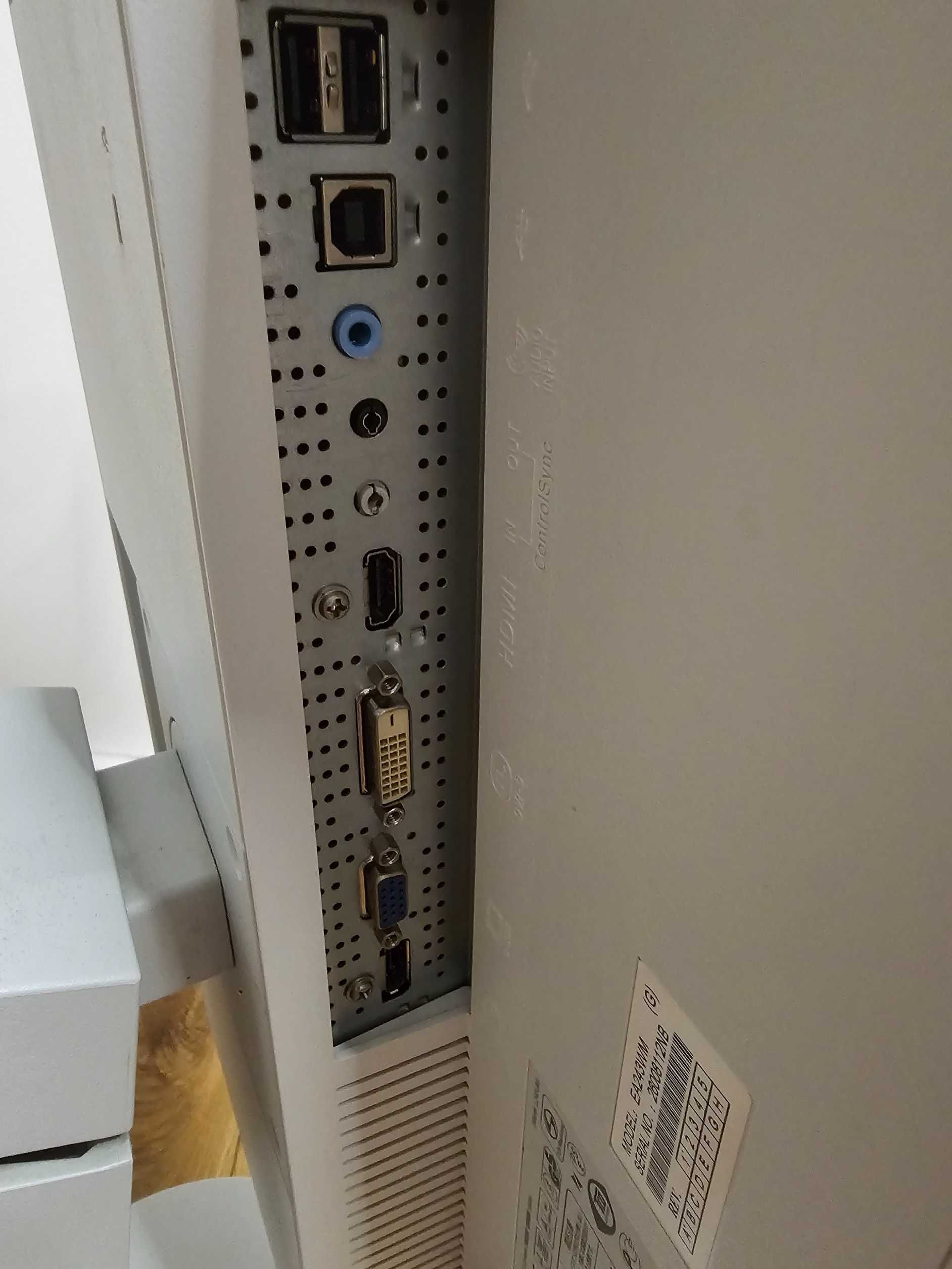 Komputer Intel E8400, 4Gb RAM, Nvidia GT710 + monitor NEC EA243WM