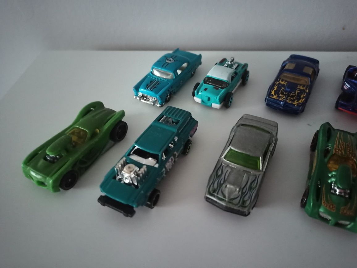 Hot Wheels muscle car autko zmieniające kolor