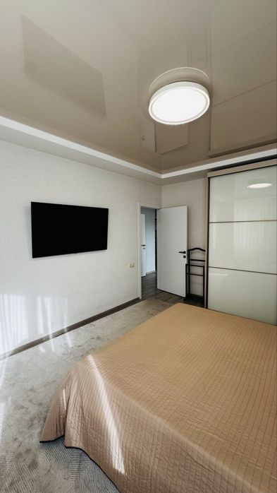 Сдам кухня-студия и 3 спальни Маршал Сити