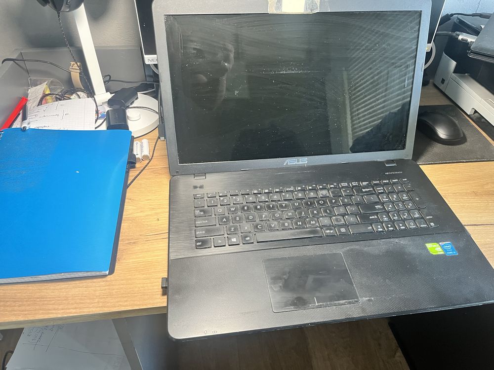 Sprawny laptop asus r752l 17 cali intel core i5 8 gb ram dysk ssd 256