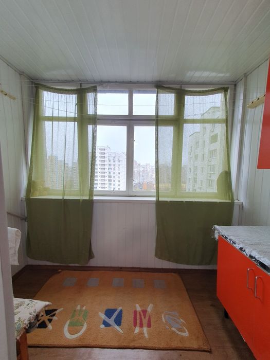 1к, Драгоманова 8а, 45м2, генератор, метро Позняки 15 мин