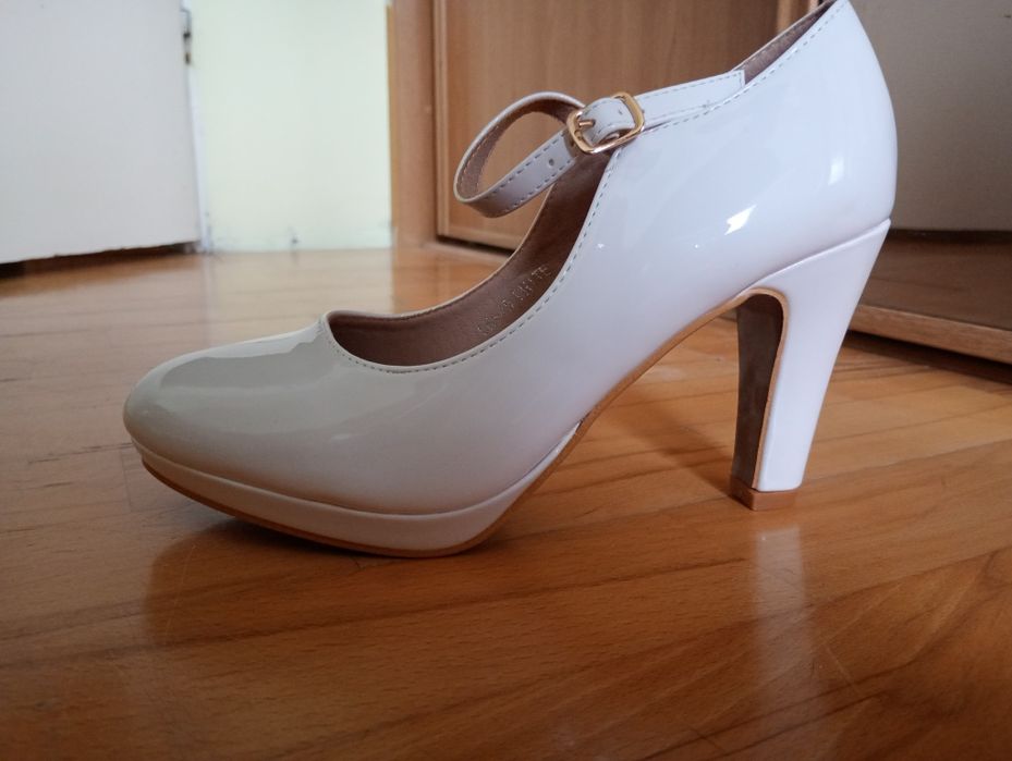 Buty ślubne białe rozmiar 38 na obcasie