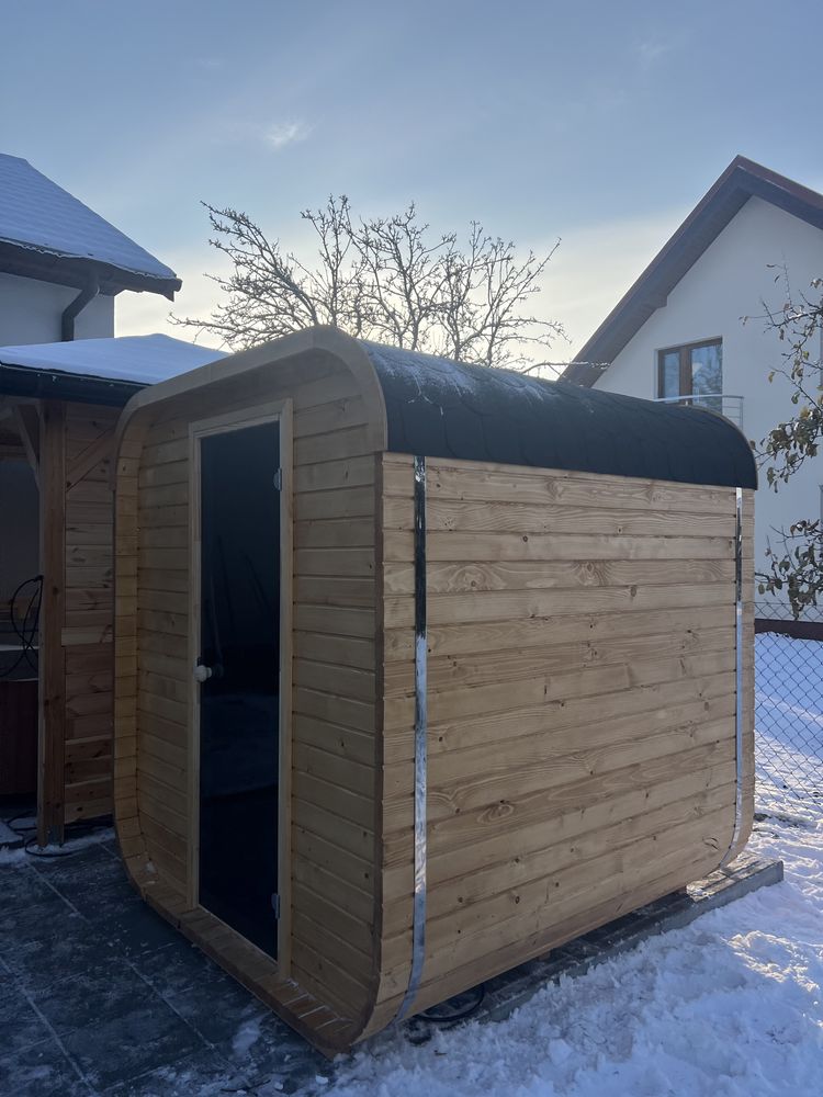 sauna ogrodowa z gankiem