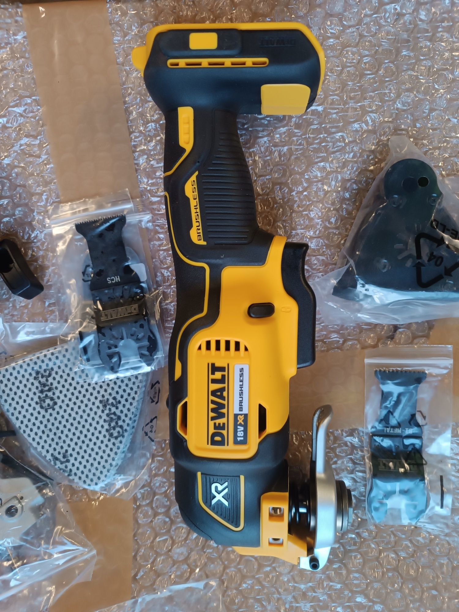 Urządzenie wielofunkcyjne DeWalt DCS355 multitool