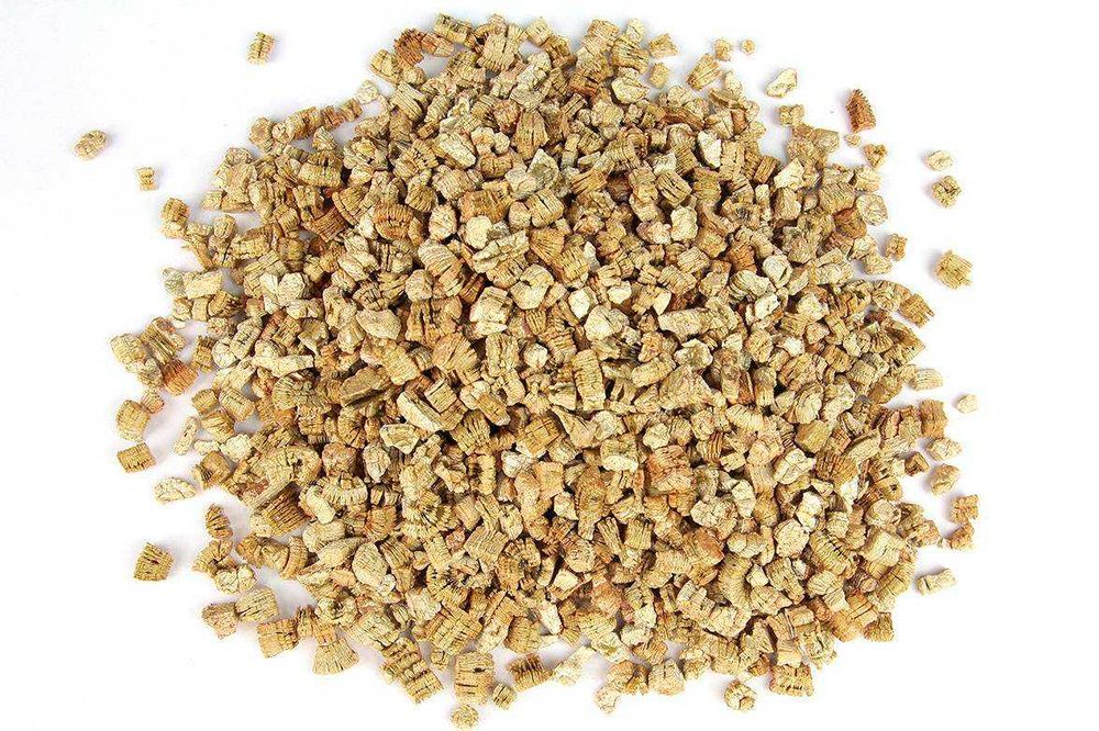 WERMIKULIT ogrodowy średni 10l utrzymuje wilgoć dodatek do podłoża