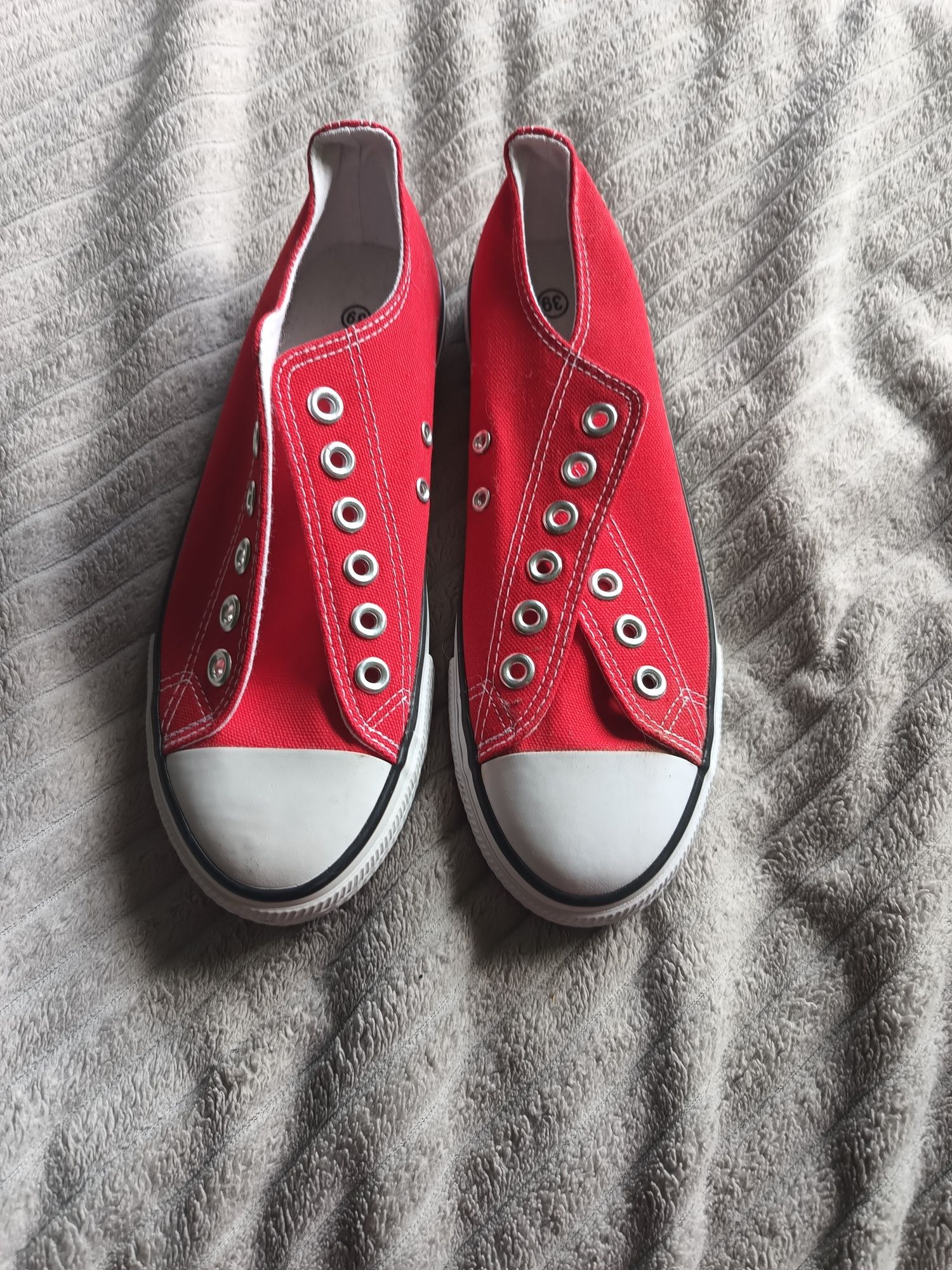 Nowe trampki rozmiar 39