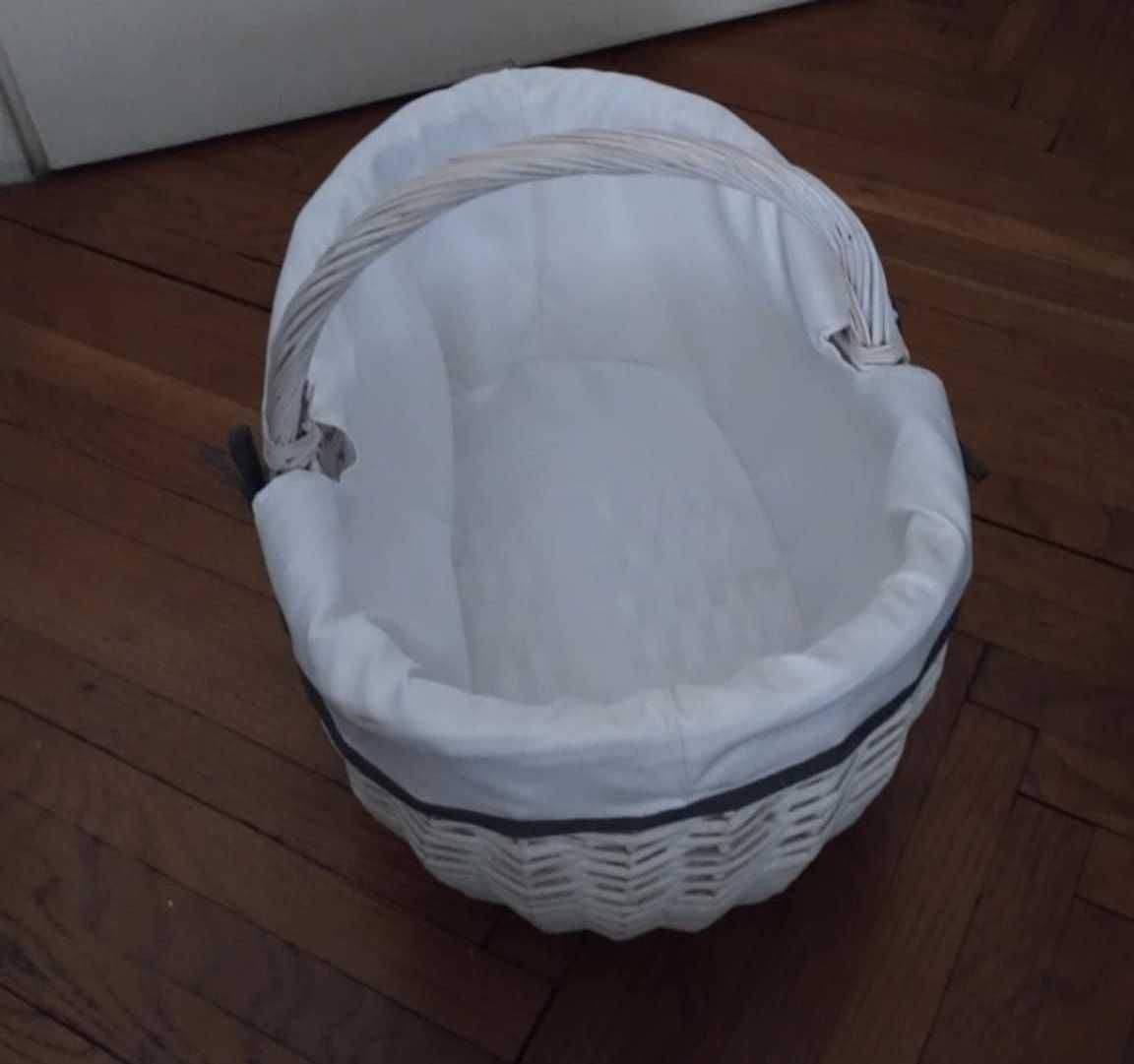 Kosz z wikliny w kolorze białym (wesele, prezent)