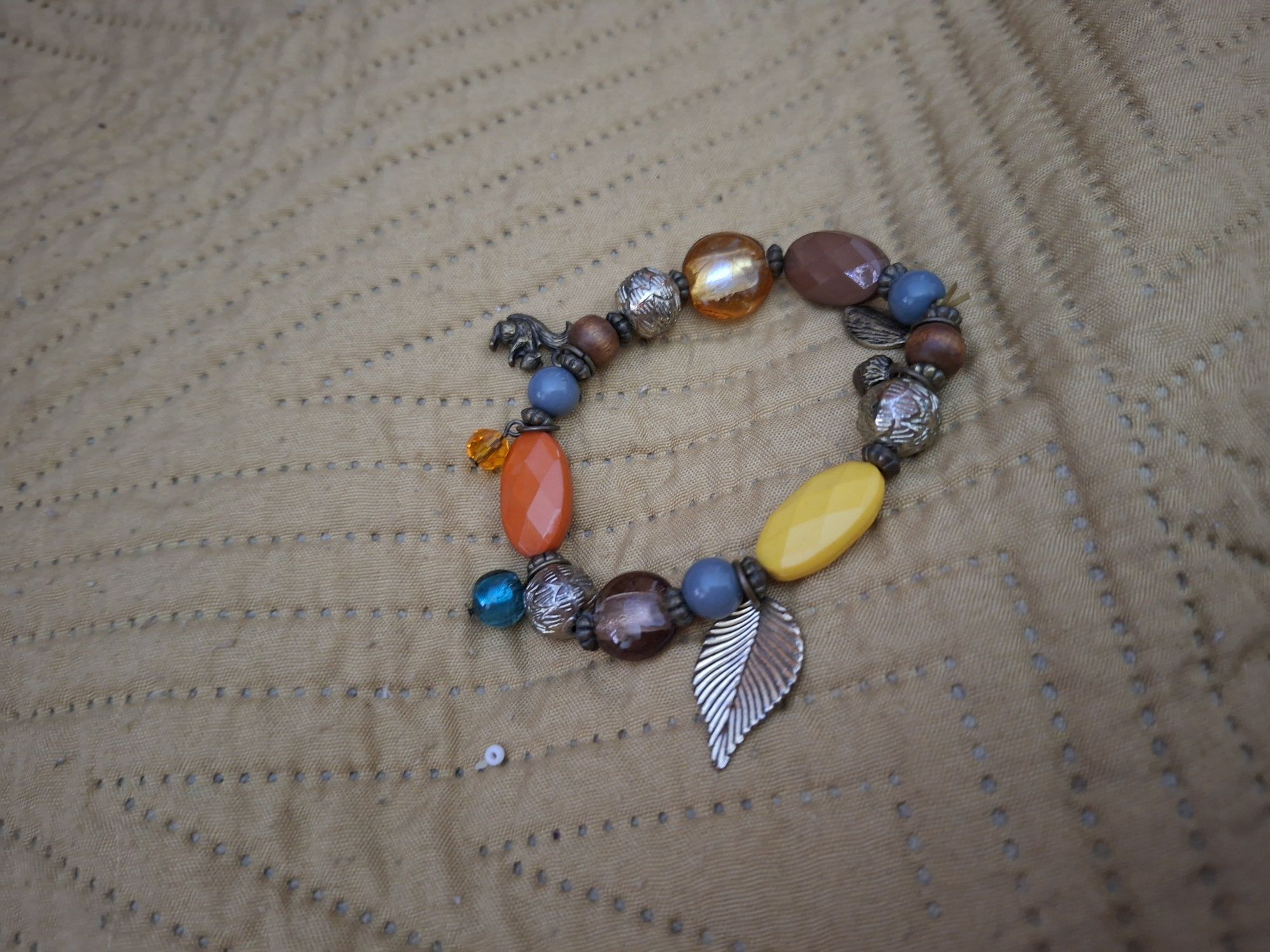 Várias pulseiras