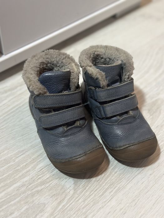 Продам зимові дитячі черевики 26р