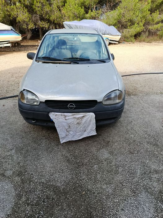 Opel corsa GPL com 300 km , motor partido com inspeção.