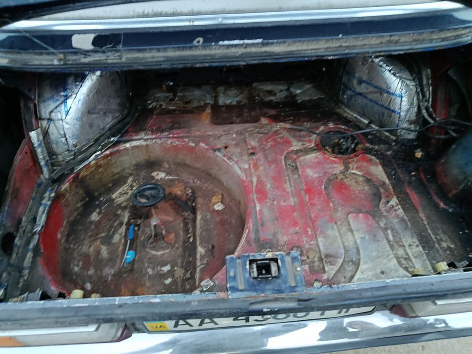 БМВ є 28 2.0 бенз на ходу