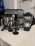 Robot kuchenny z blenderem