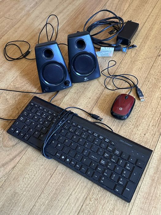 Kit de escritório / quarto Colunas + Teclado + Rato computador pc