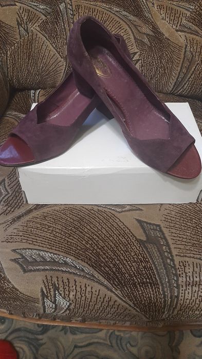 Продам Туфлі замшеві(Італія) р.41 розмір