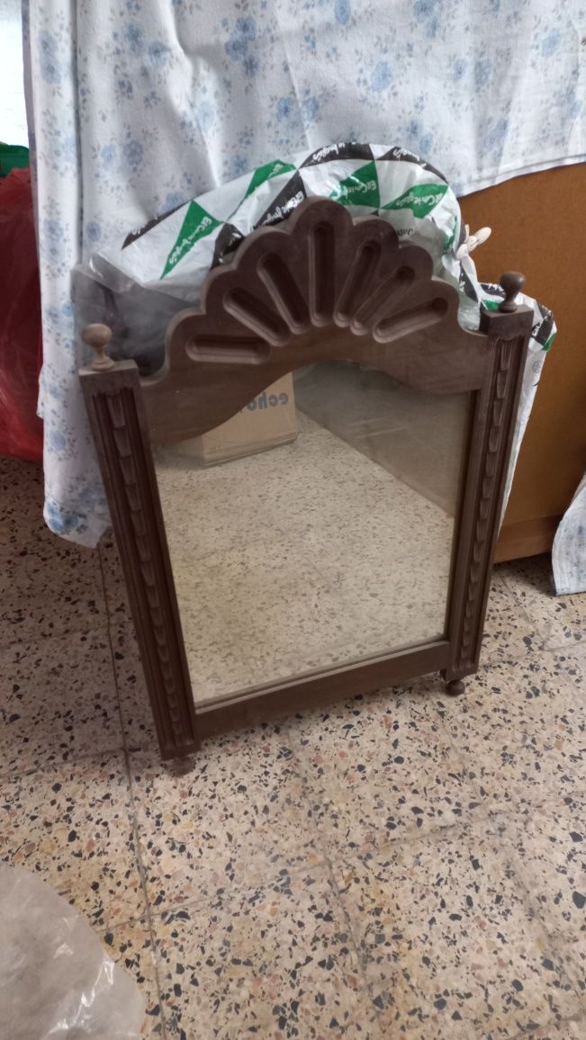 Espelhos em madeira