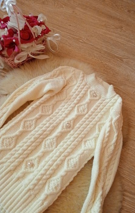 Неймовірно красивий В'язаний костюм, ручної роботи.