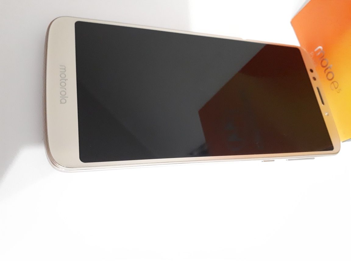Motorola Moto E 5 plus 2+16GB  złoty