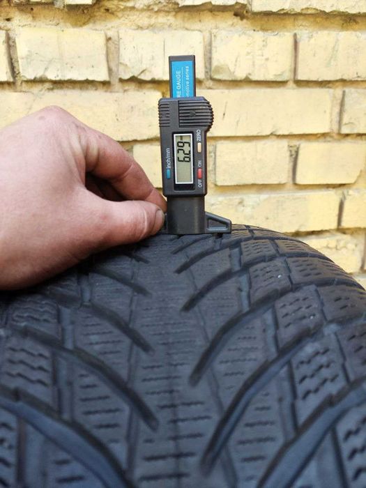 Шини б/в 225 45 R19 Nokian WR Snow Proof