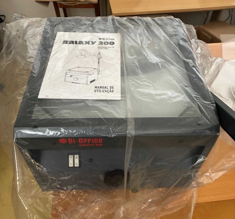 Retroprojetor de folhas de acetato - Qtd. 2 Und.