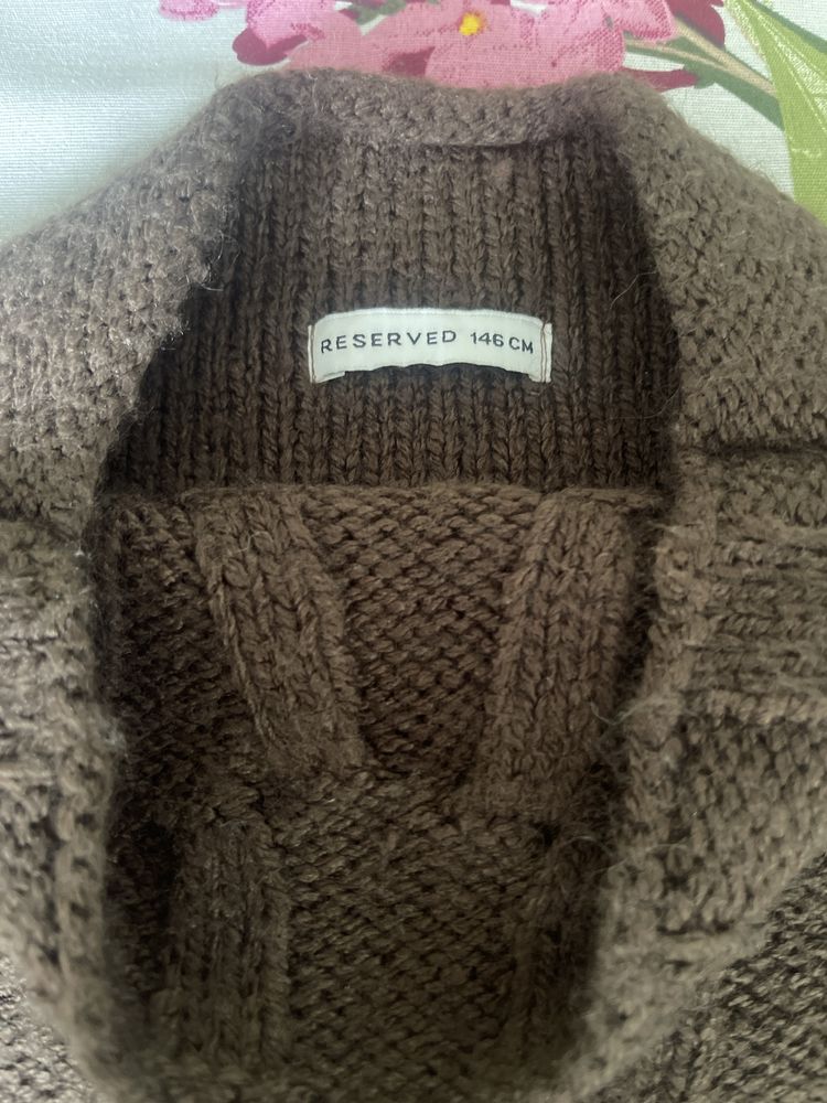 Sweter dziewczęcy brązowy Reserved 146