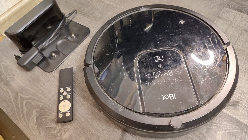 Робот пылесос i-bot