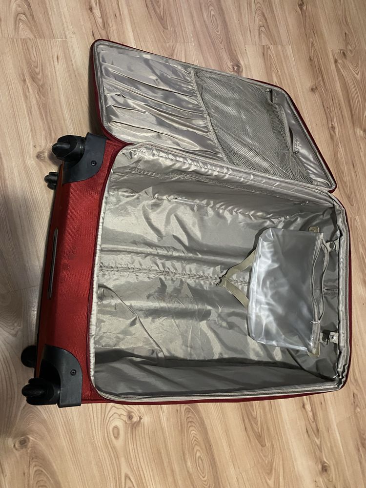Duża walizka Samsonite na kółkach