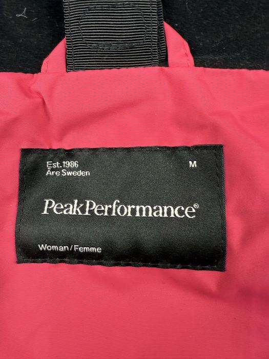Жіноча лижна куртка Peak Performance Snowmass M водостійка gore tex
