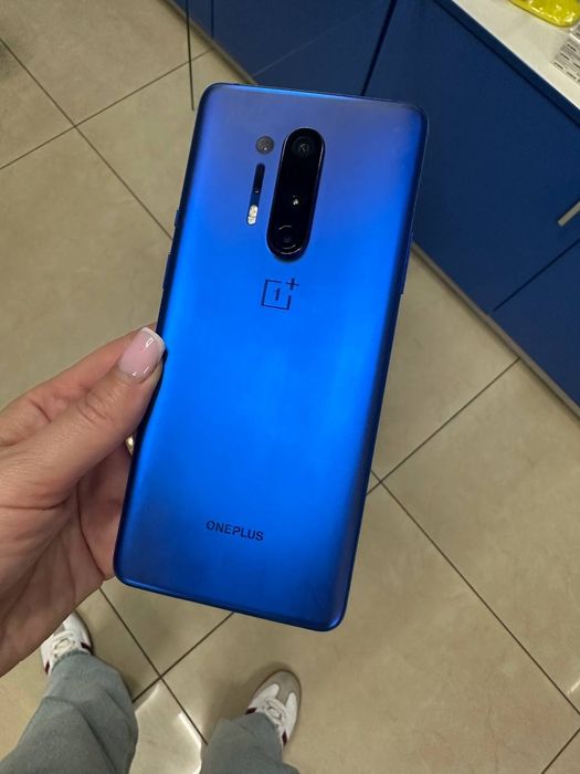Продам OnePlus 8 Pro