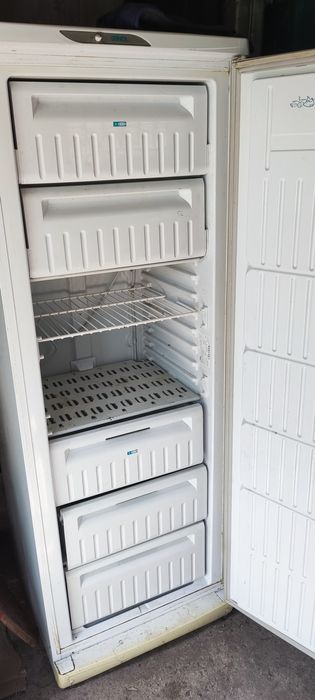 Продам морозильну камеру