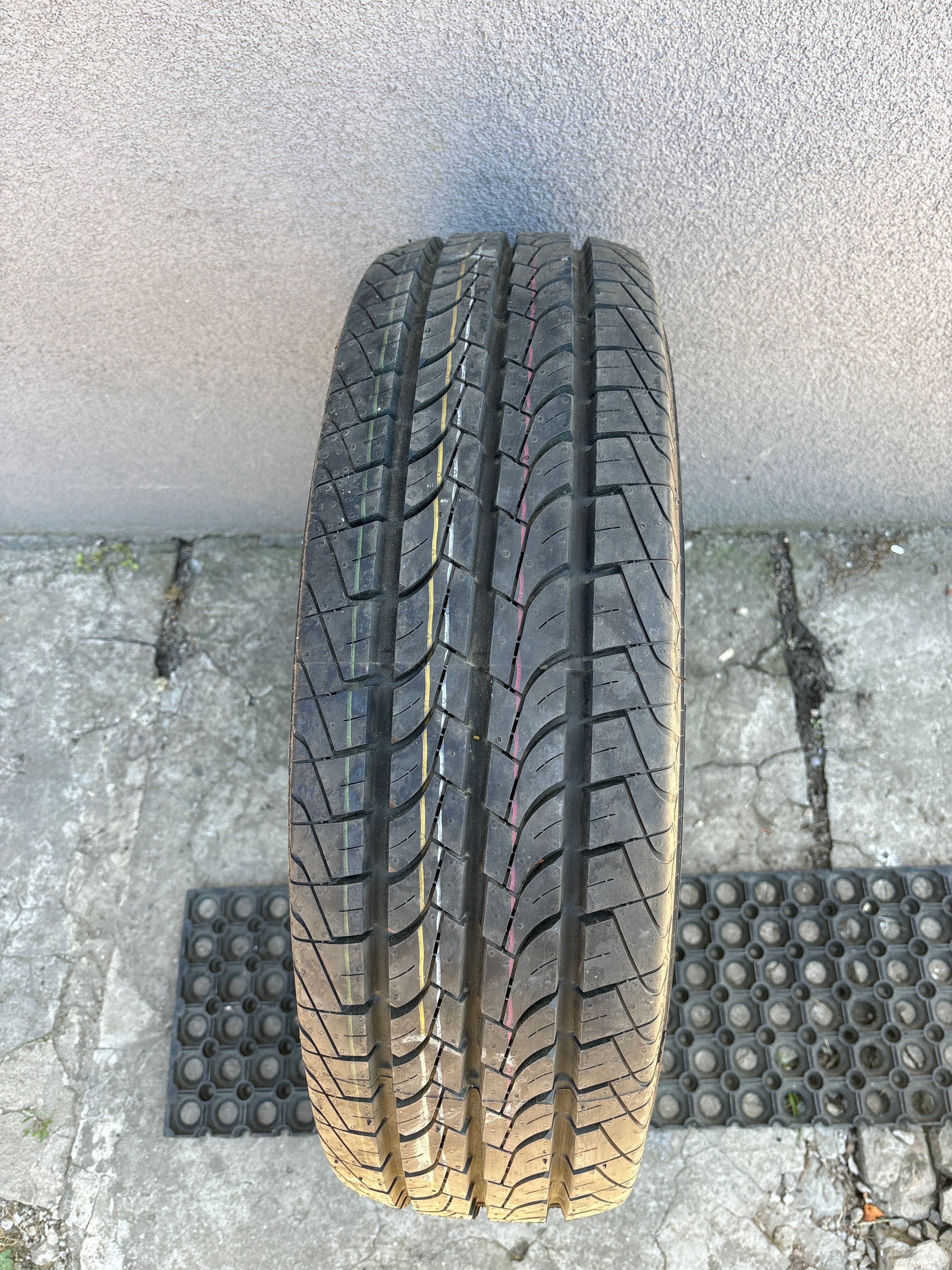 opona 205/75R16C Semperit