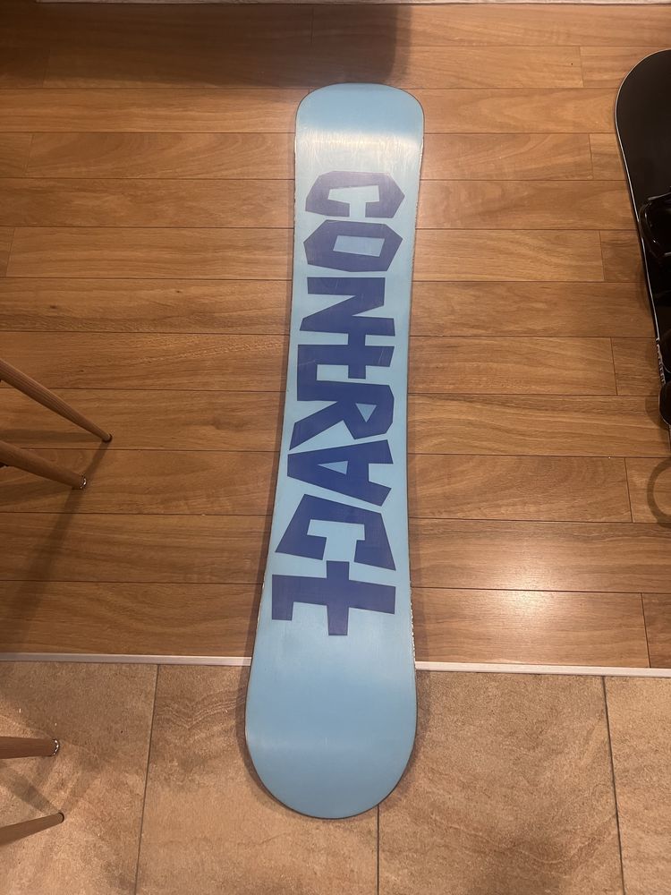 Contract snowboard 162W