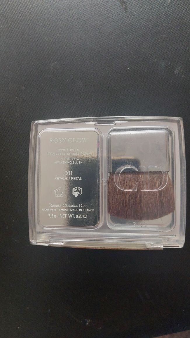 DIOR róż w kompakcie z lusterkiem i pedzelkiem