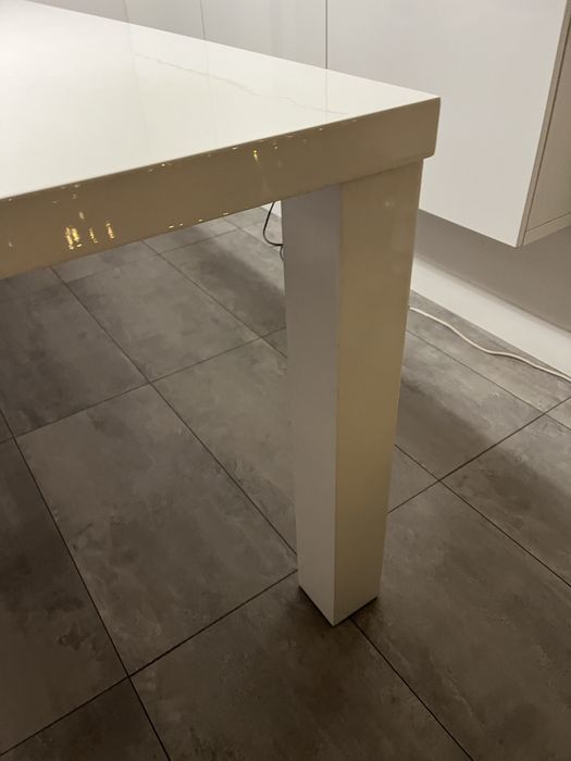 Biały, lakierowany stół do jadalni. Blat 180x85